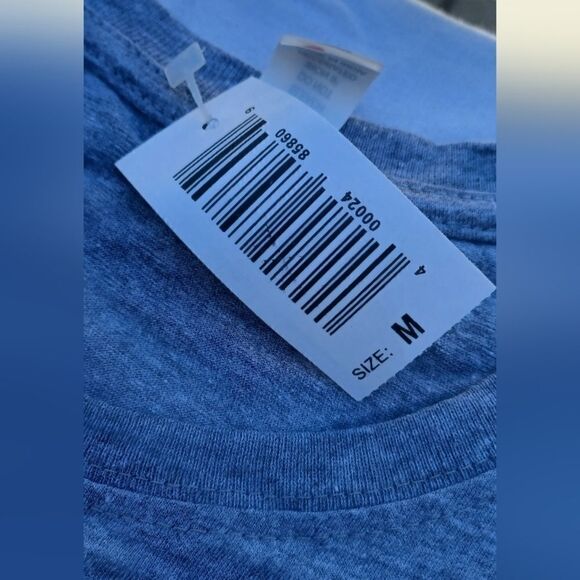 NWT Grafic Tee   - Picture 5 of 5